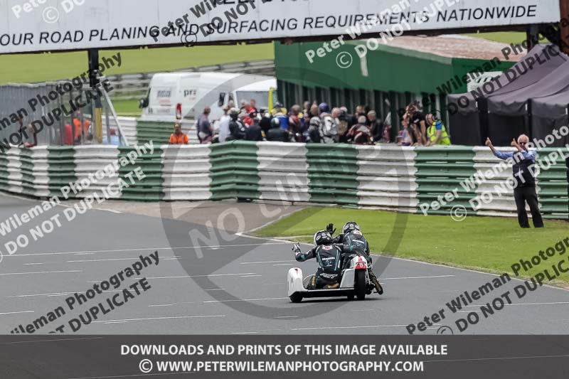 Vintage motorcycle club;eventdigitalimages;mallory park;mallory park trackday photographs;no limits trackdays;peter wileman photography;trackday digital images;trackday photos;vmcc festival 1000 bikes photographs